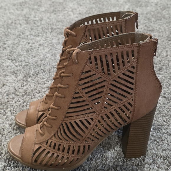 Western Boho Strappy Bootie Sandles Size 8 - Picture 1 of 5